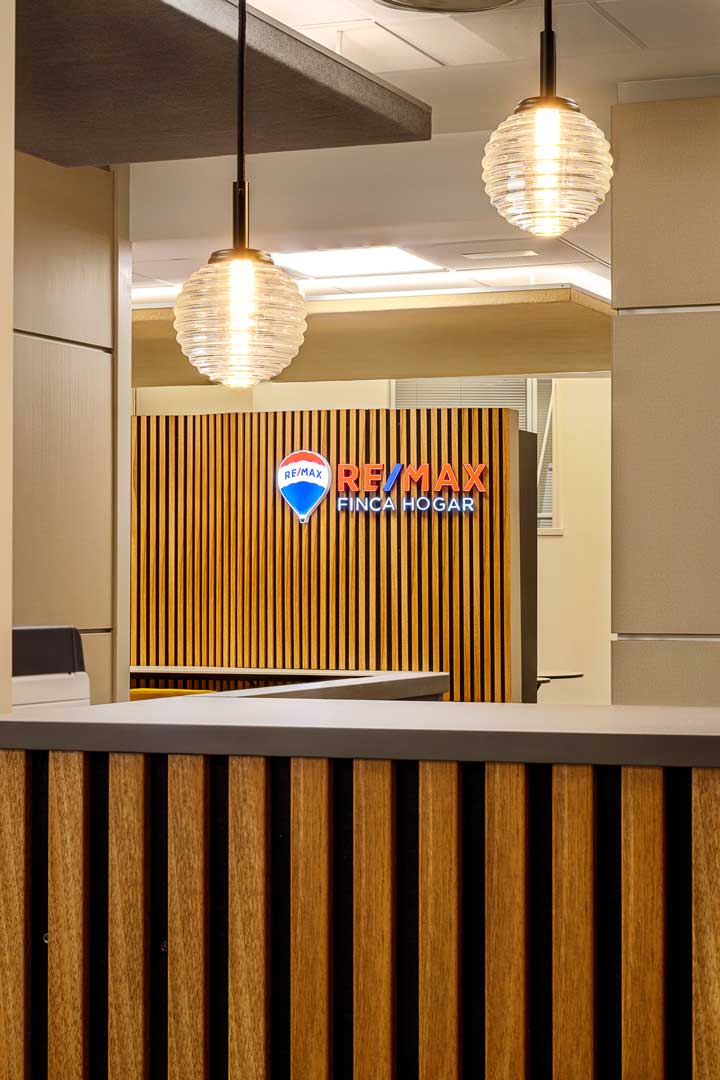Remax by NEGRE+BOBO
