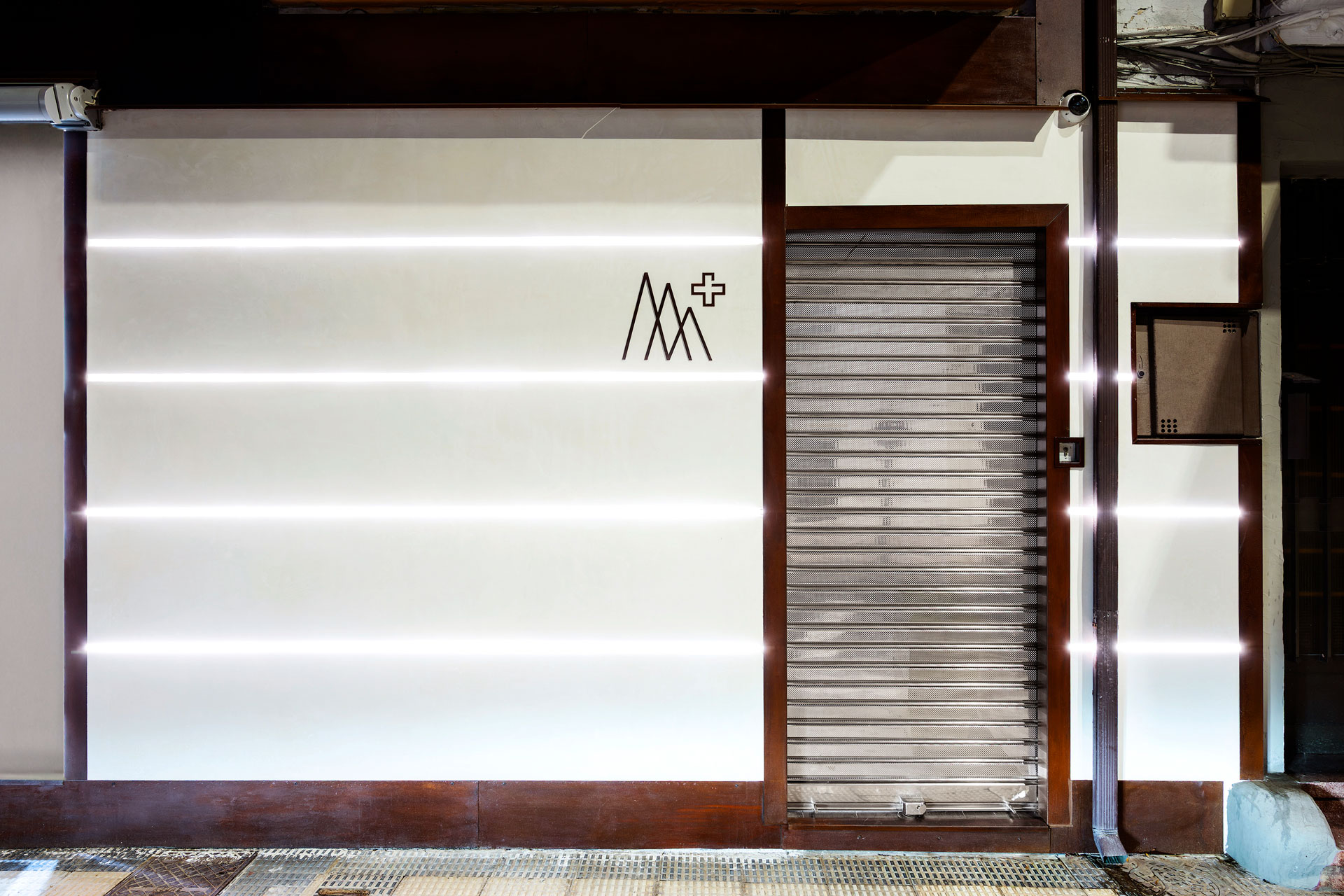Farmacia Montañana by NEGRE+BOBO